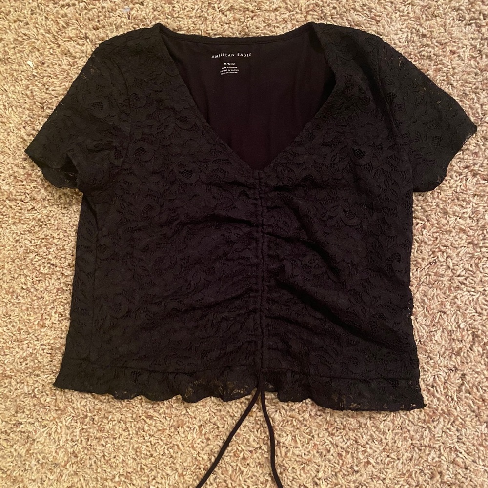 AMERICAN EAGLE Black lace crop top!